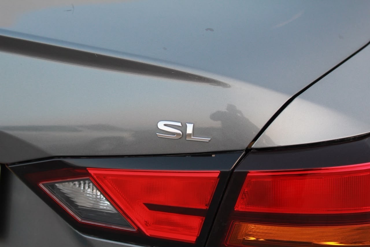 Car Image 2019 NISSAN ALTIMA SL