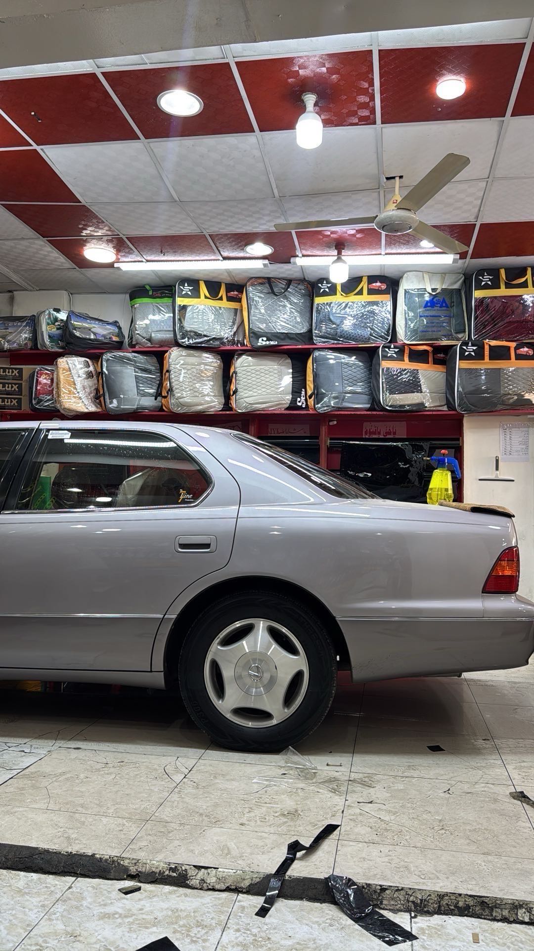 Car Image 1998 LEXUS LS 400