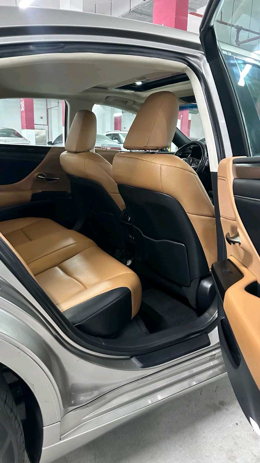 Car Image 2019 LEXUS ES 350