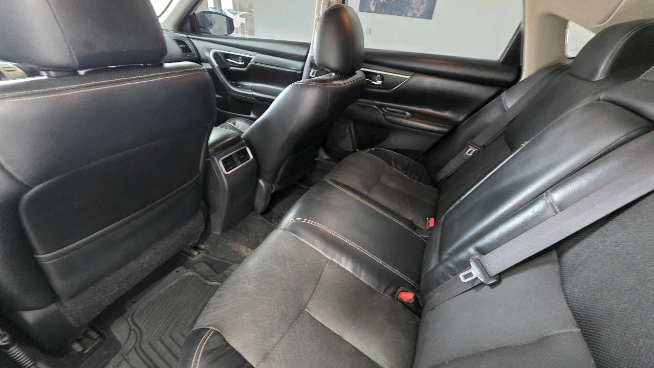 Car Image 2017 NISSAN ALTIMA SL