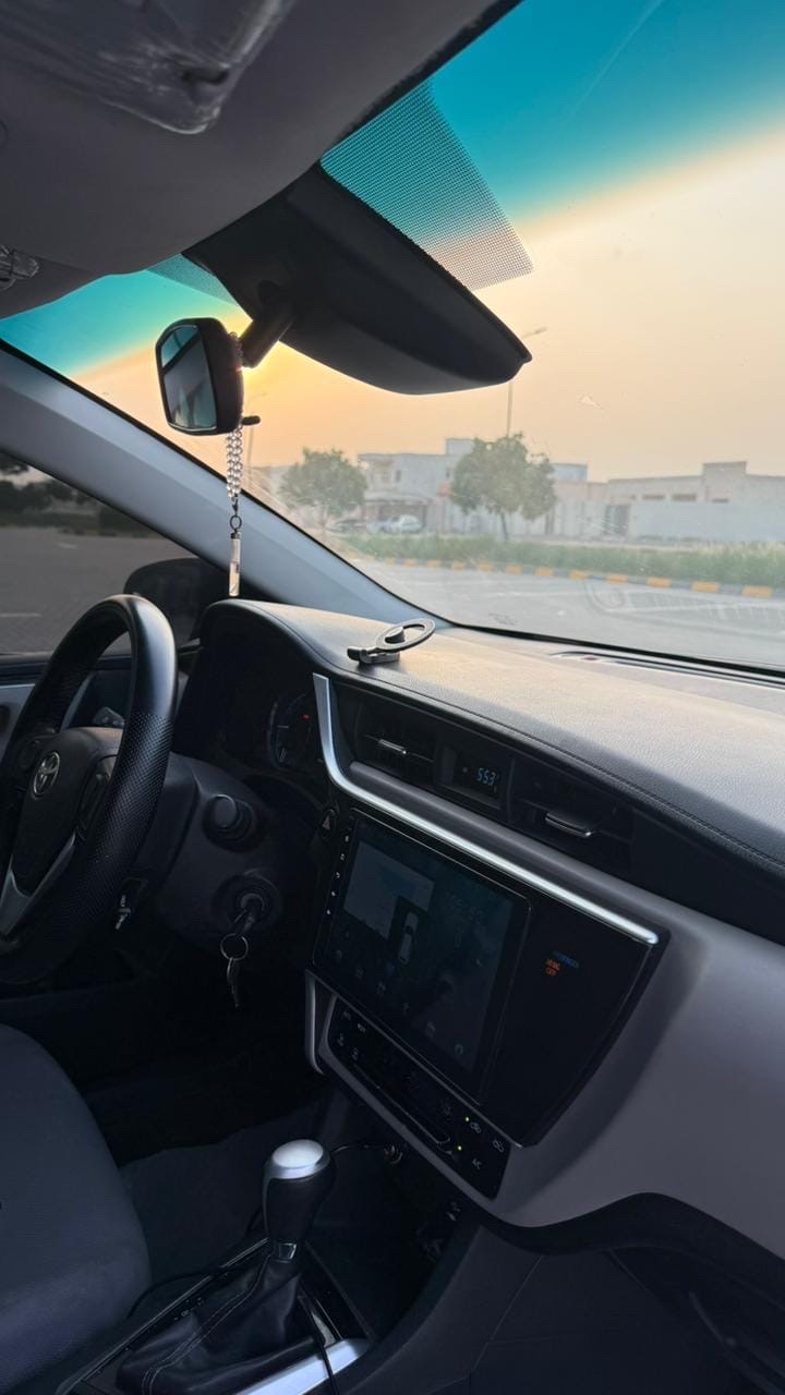Car Image 2019 TOYOTA COROLLA LE