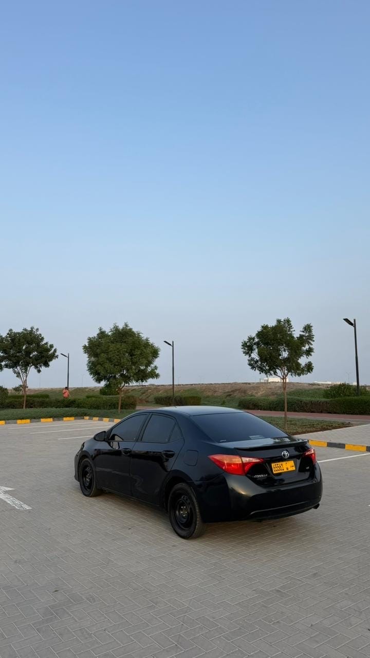 Car Image 2019 TOYOTA COROLLA LE