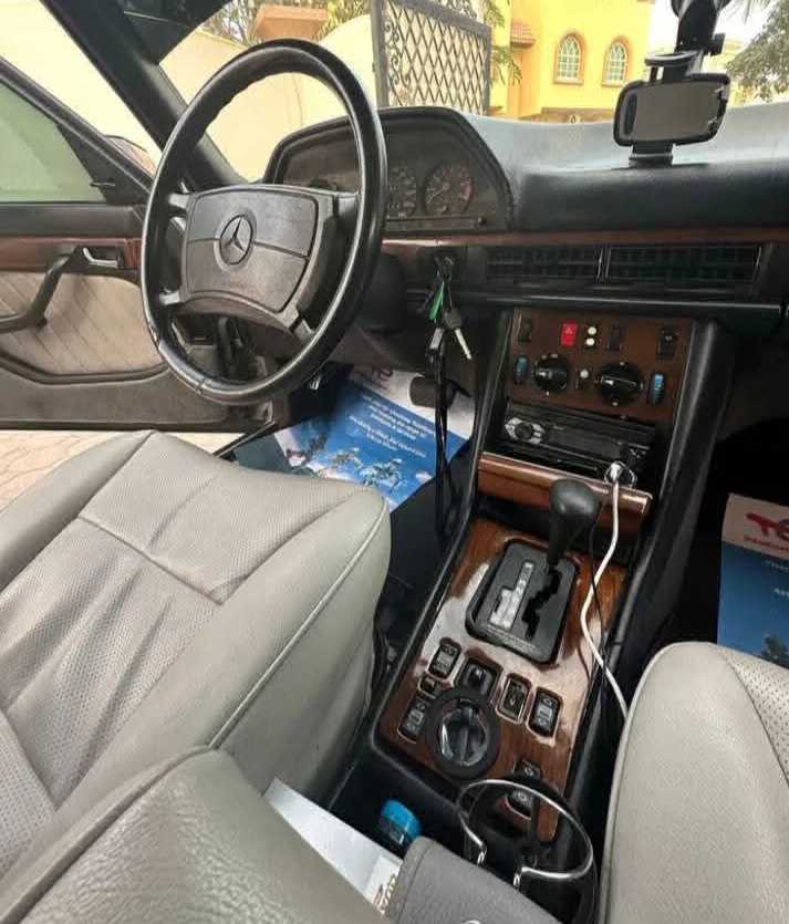 Car Image 1990 MERCEDES S Class 300