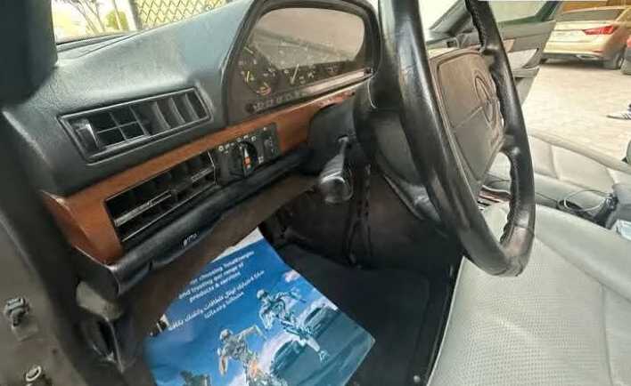 Car Image 1990 MERCEDES S Class 300