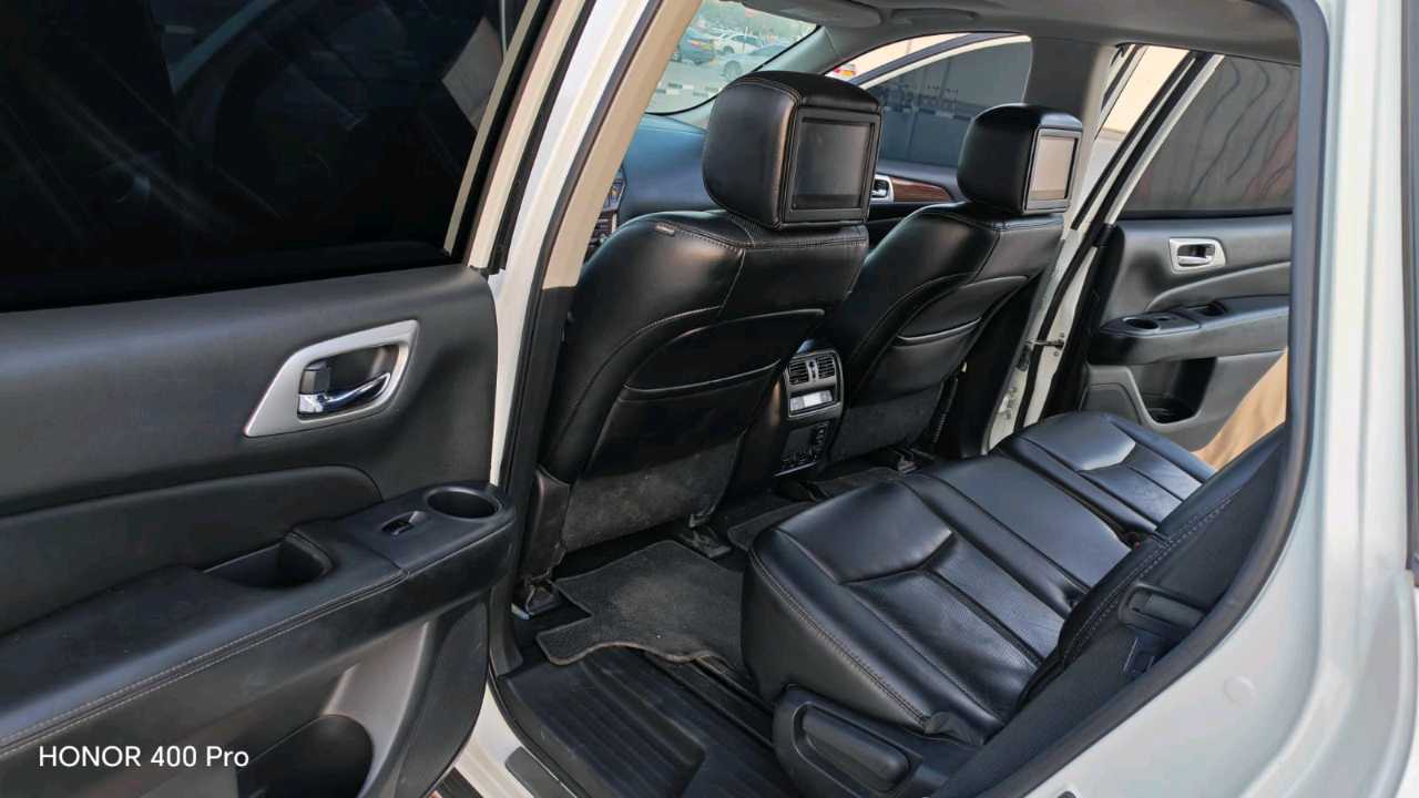Car Image 2017 NISSAN PATHFINDER PLATINUM