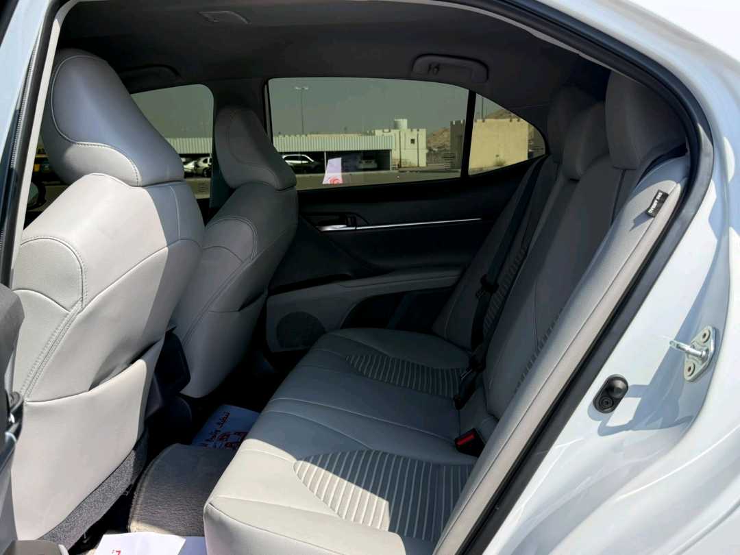 Car Image 2021 TOYOTA CAMRY SE