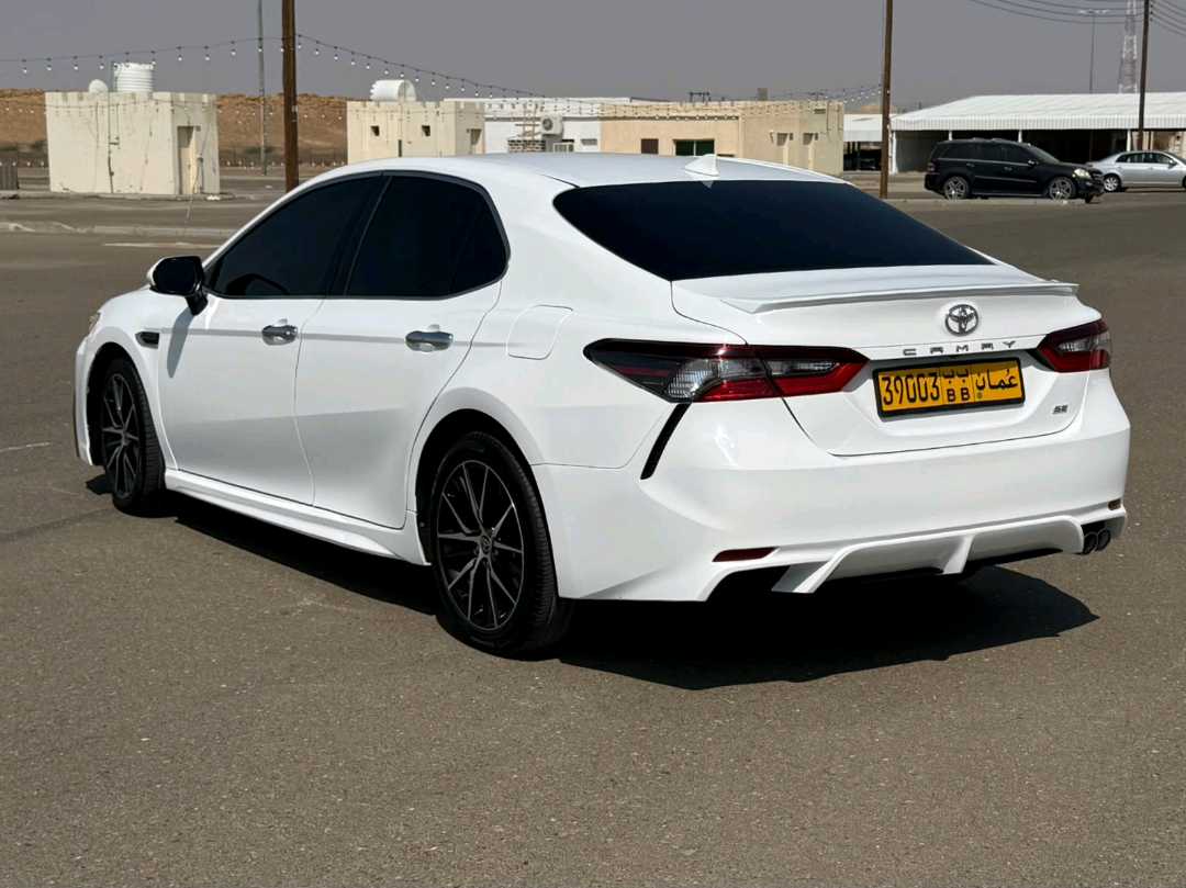 Car Image 2021 TOYOTA CAMRY SE