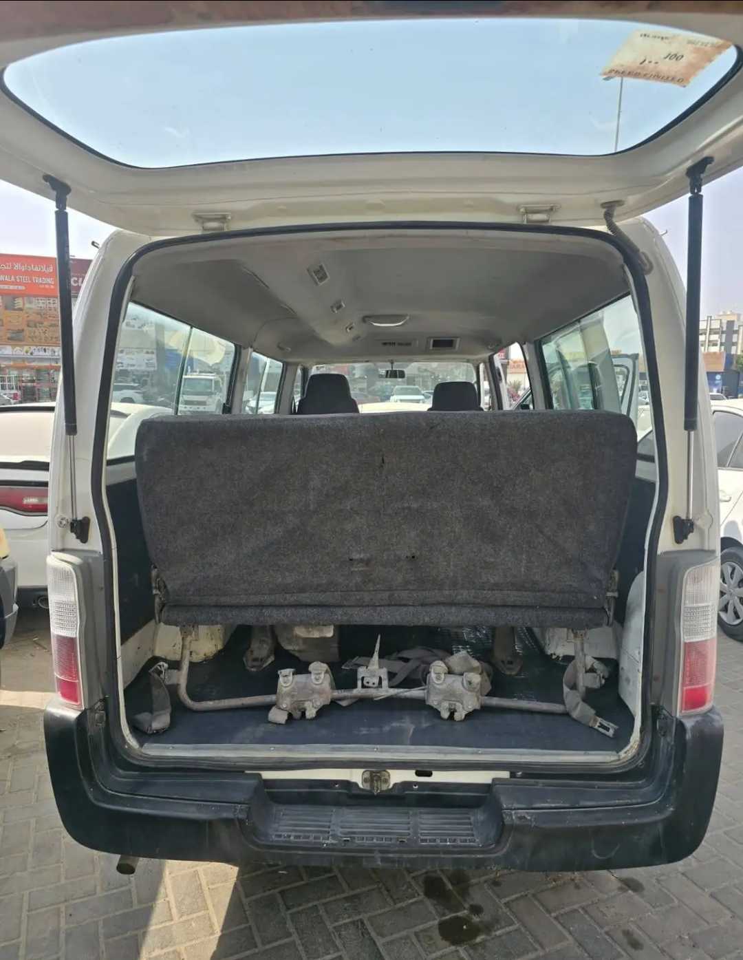 Car Image 2010 NISSAN URVAN 