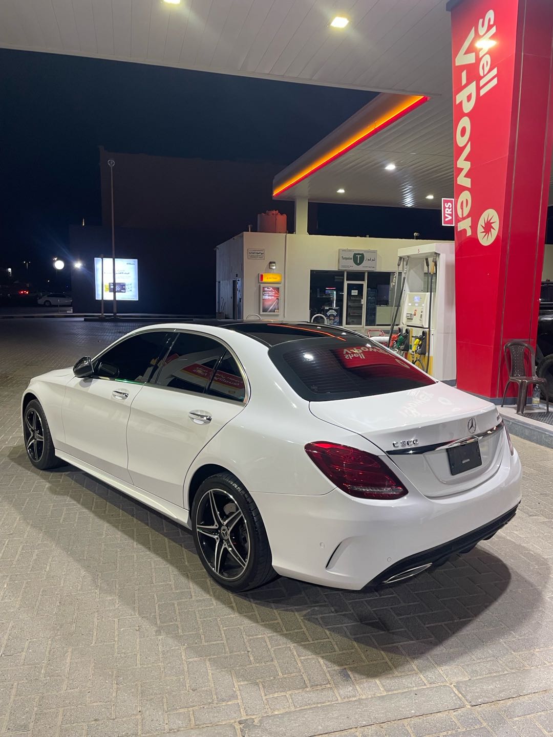 Car Image 2016 MERCEDES C Class 300