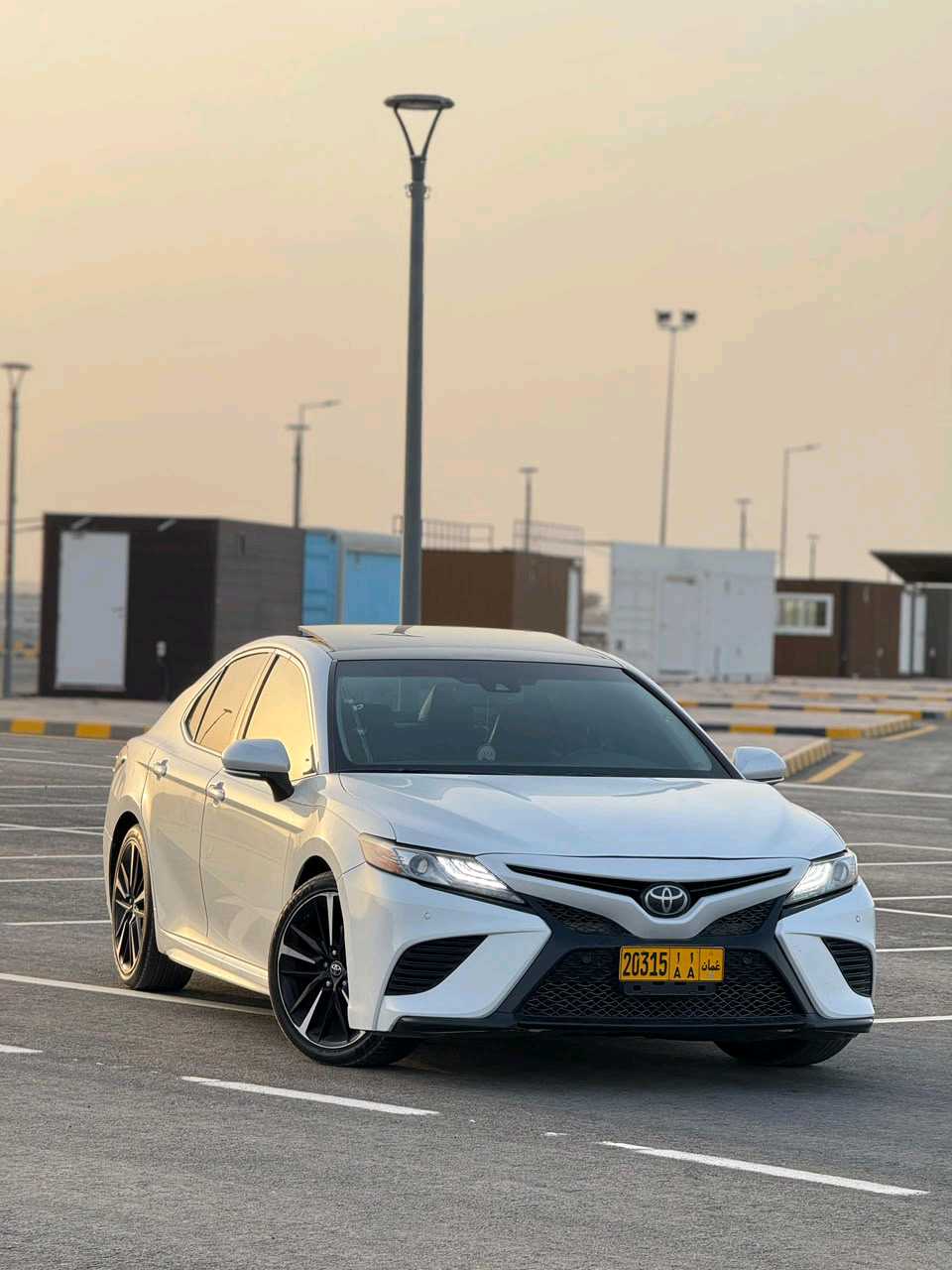 Car Image 2018 TOYOTA CAMRY XSE