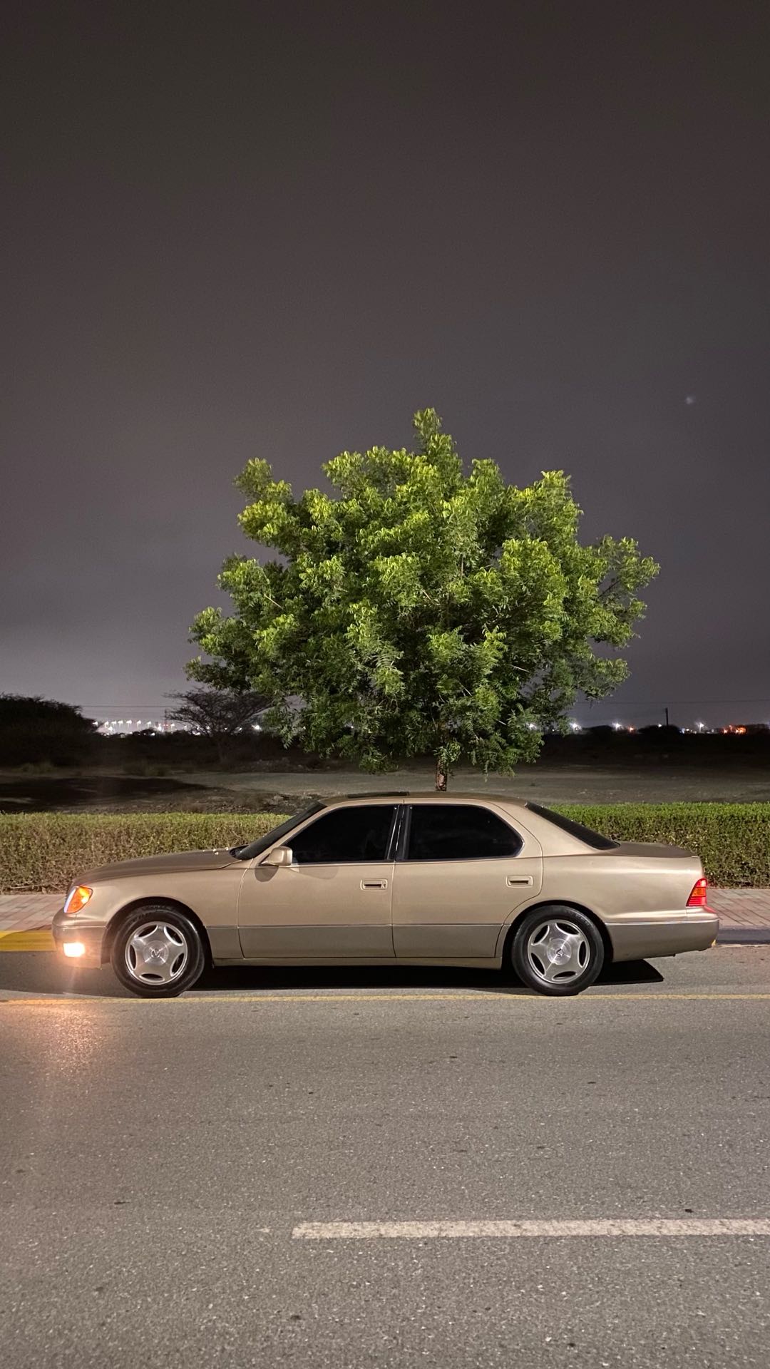 Car Image 1998 LEXUS LS 400
