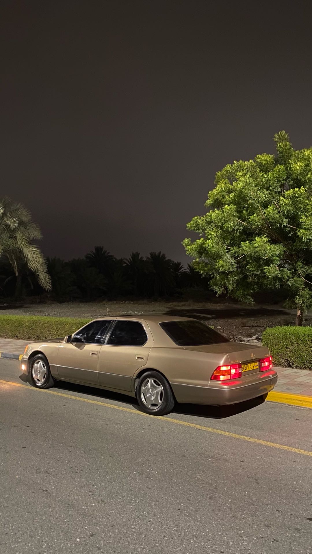 Car Image 1998 LEXUS LS 400