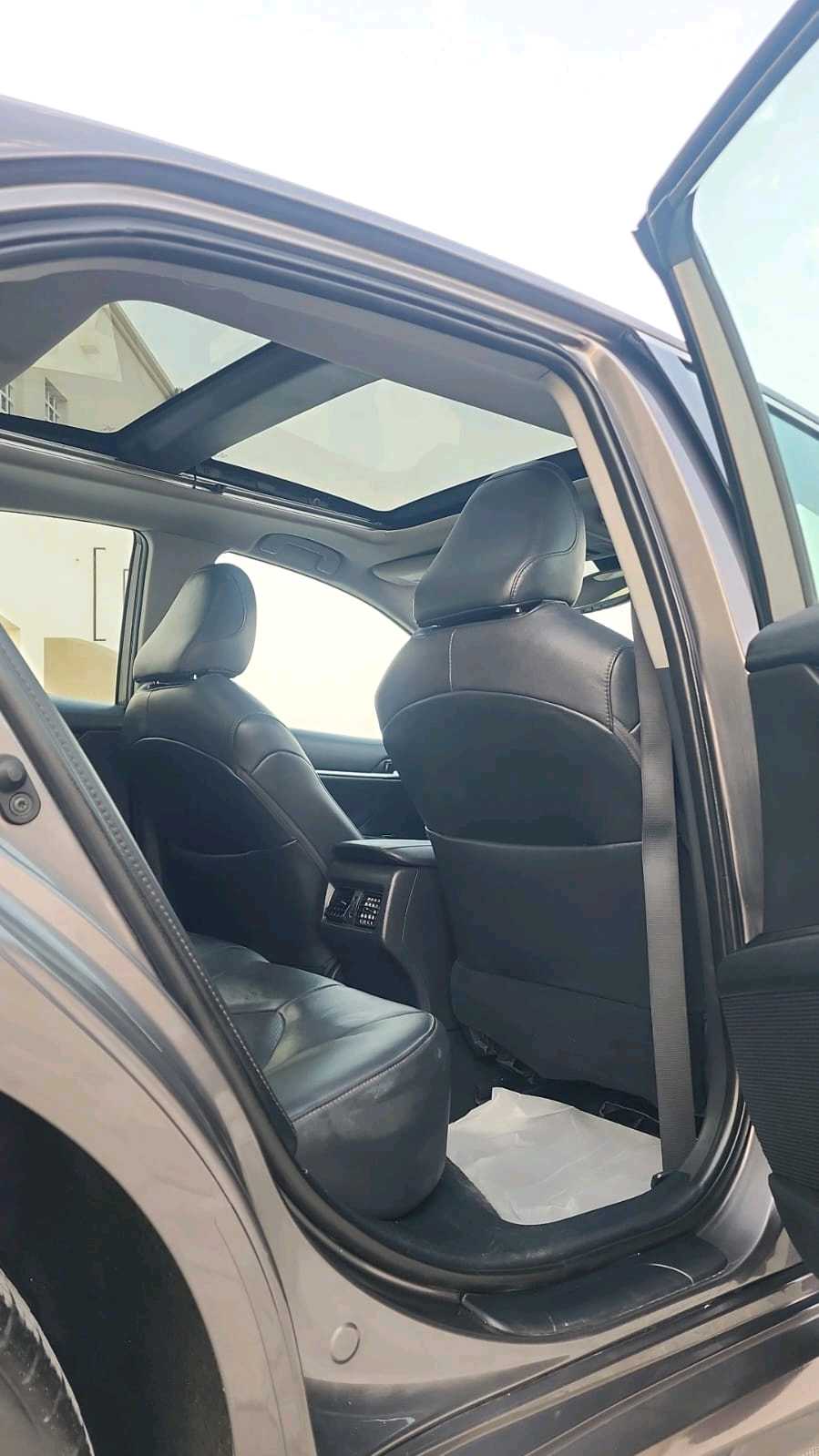 Car Image 2020 TOYOTA CAMRY XLE