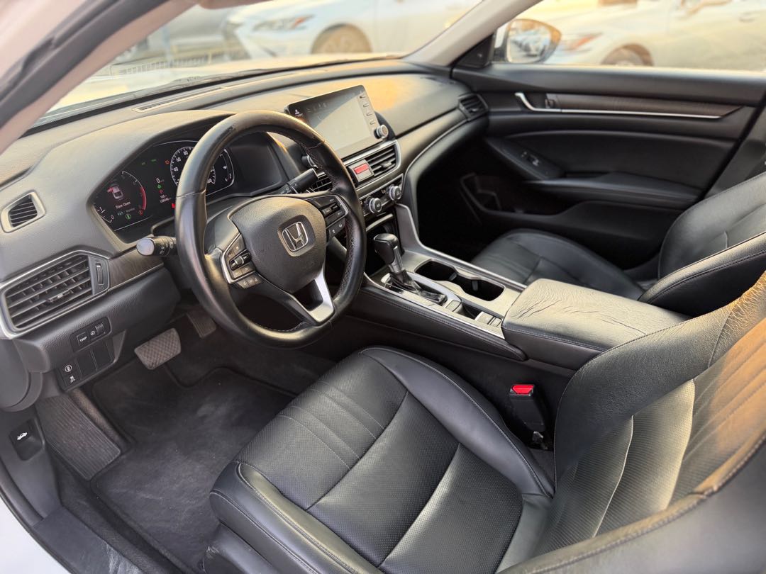 Car Image 2018 HONDA ACCORD EXL