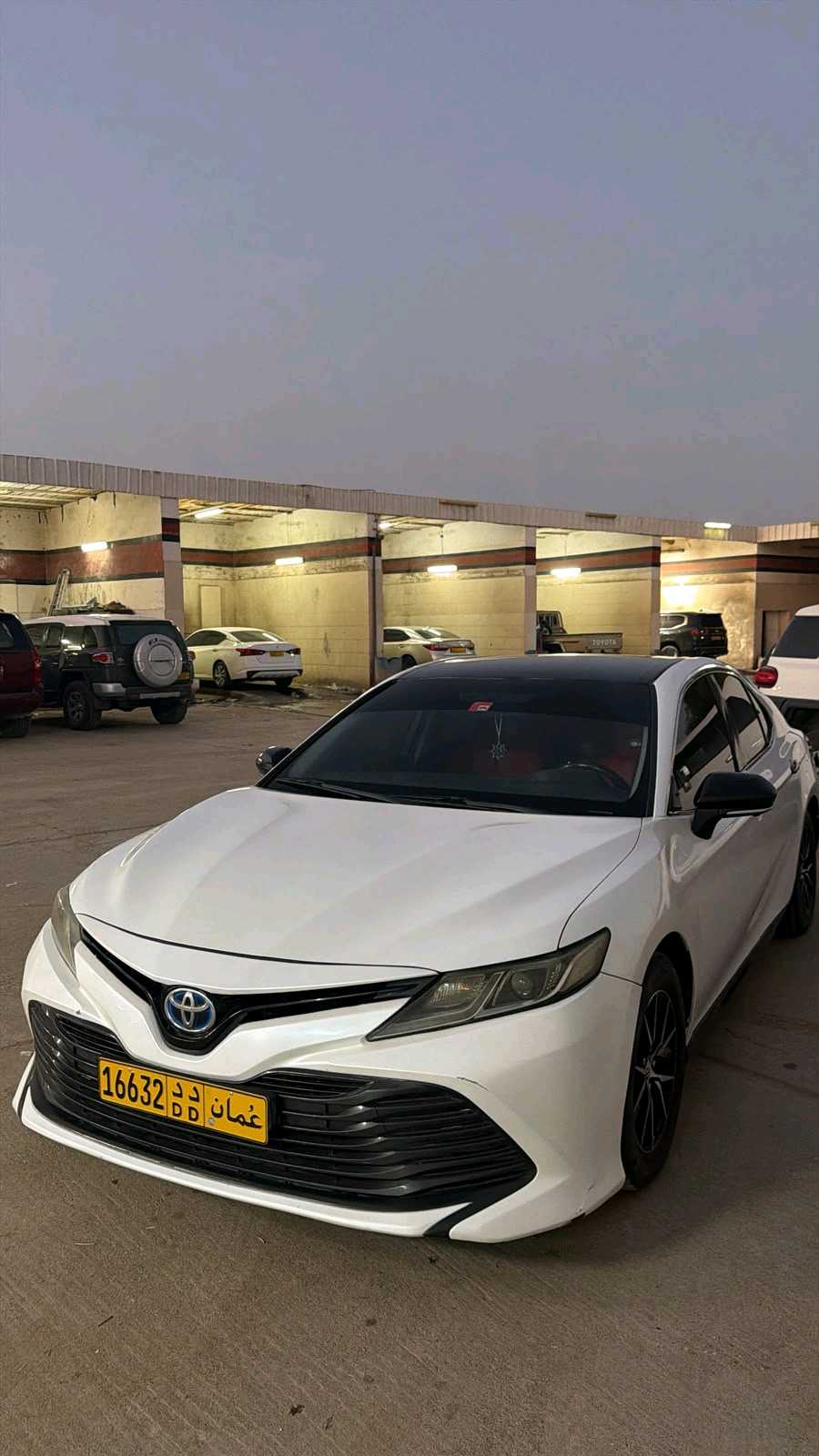 Car Image 2018 TOYOTA CAMRY LE