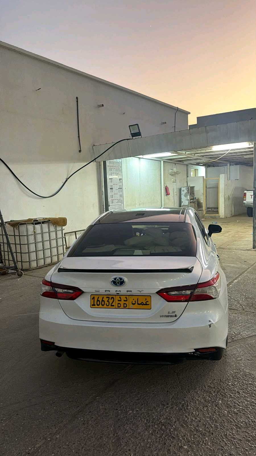 Car Image 2018 TOYOTA CAMRY LE