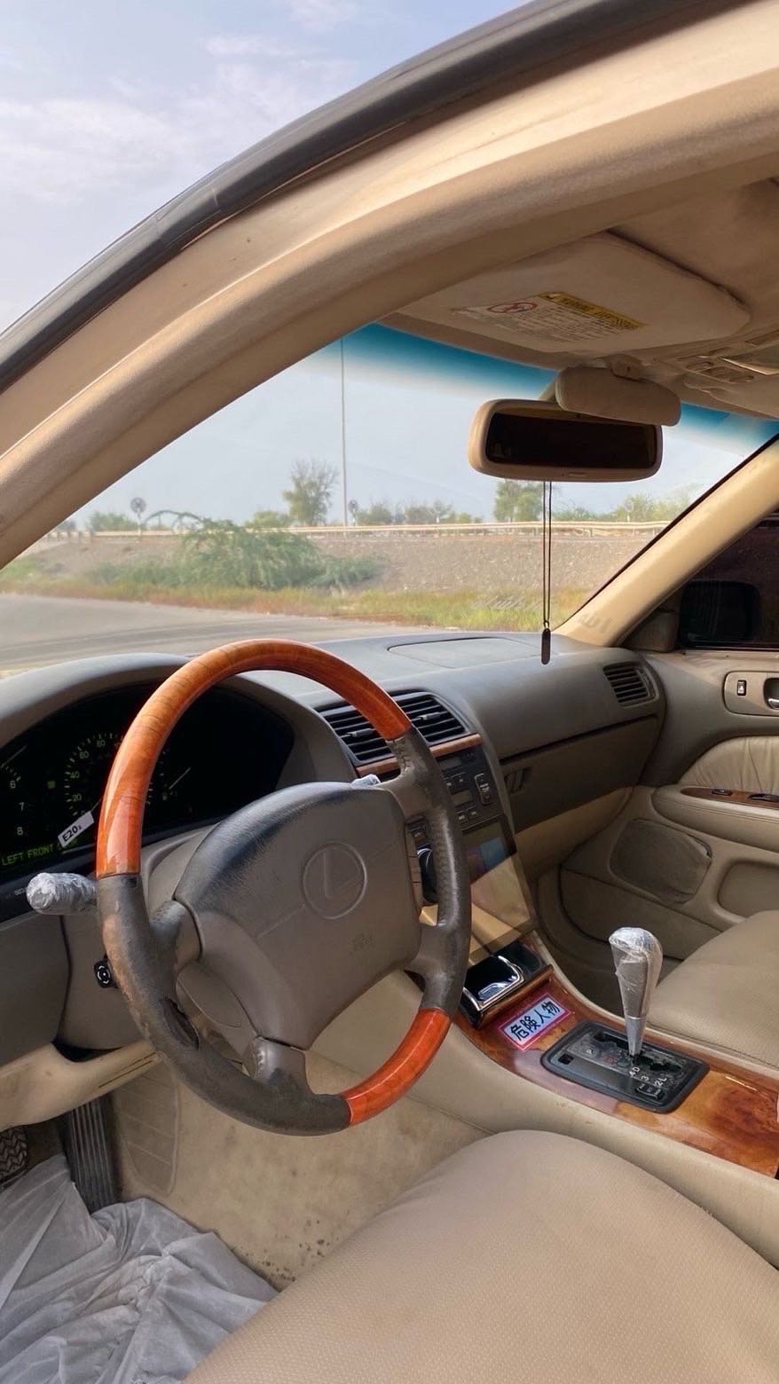 Car Image 1998 LEXUS LS 400