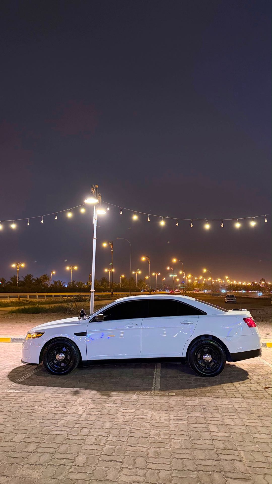 Car Image 2018 FORD TAURUS 