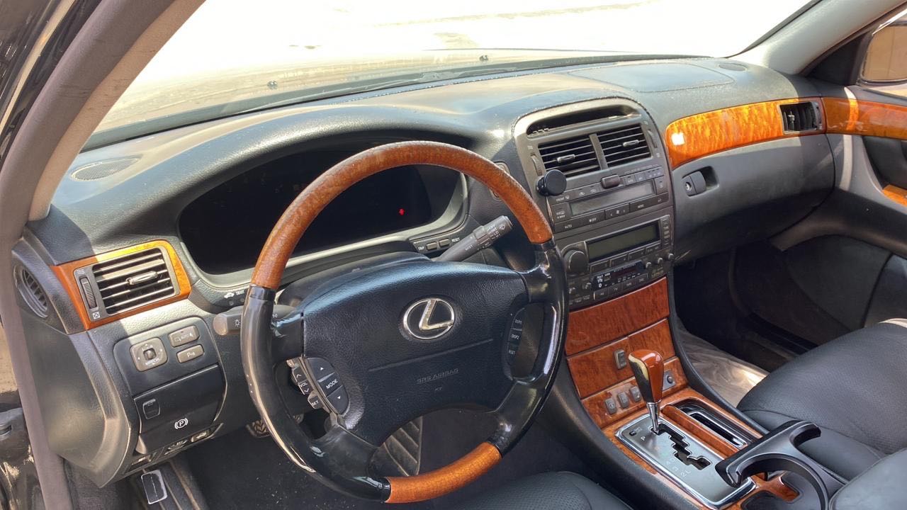 Car Image 2001 LEXUS LS 430
