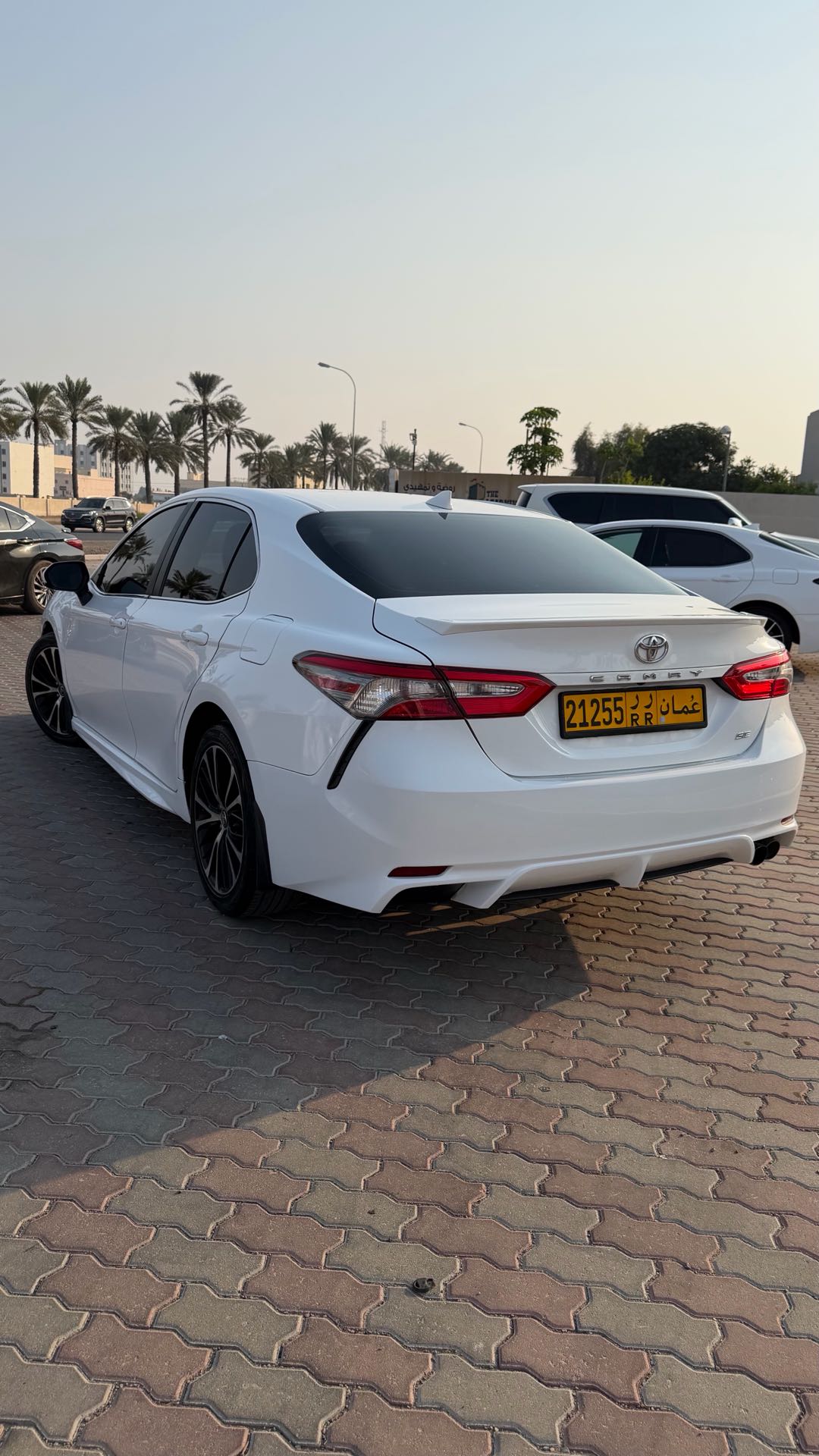 Car Image 2019 TOYOTA CAMRY SE