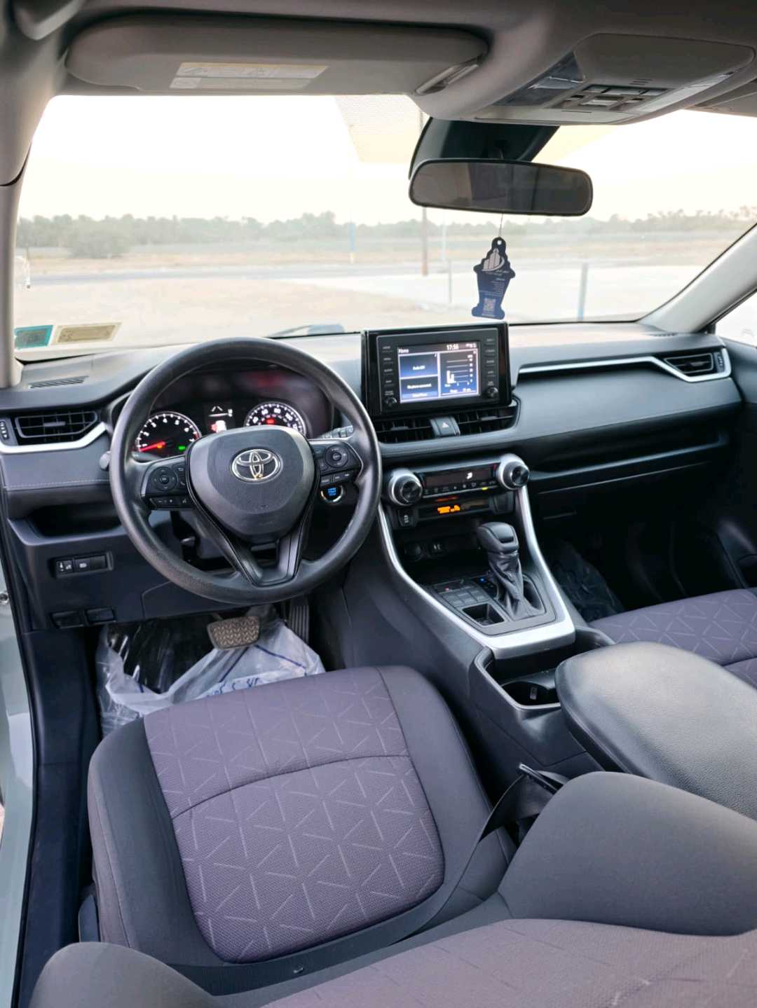 Car Image 2019 TOYOTA RAV4 XLE