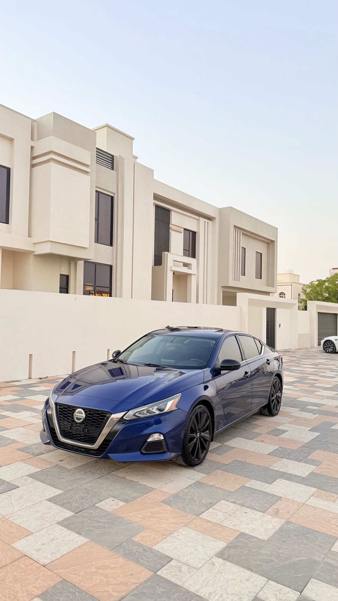 Car Image 2019 NISSAN ALTIMA SR