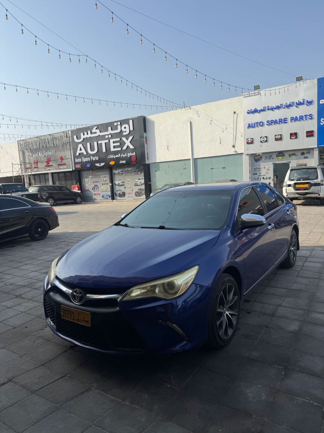Car Image 2015 TOYOTA CAMRY XSE