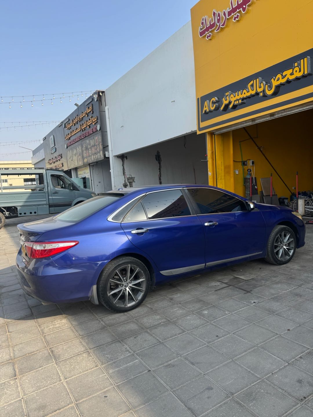 Car Image 2015 TOYOTA CAMRY XSE