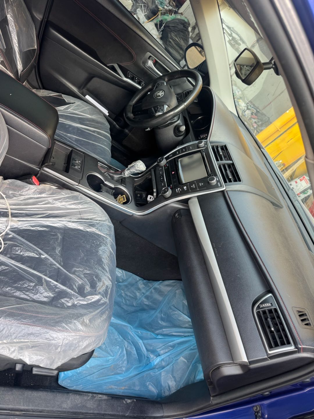 Car Image 2015 TOYOTA CAMRY XSE