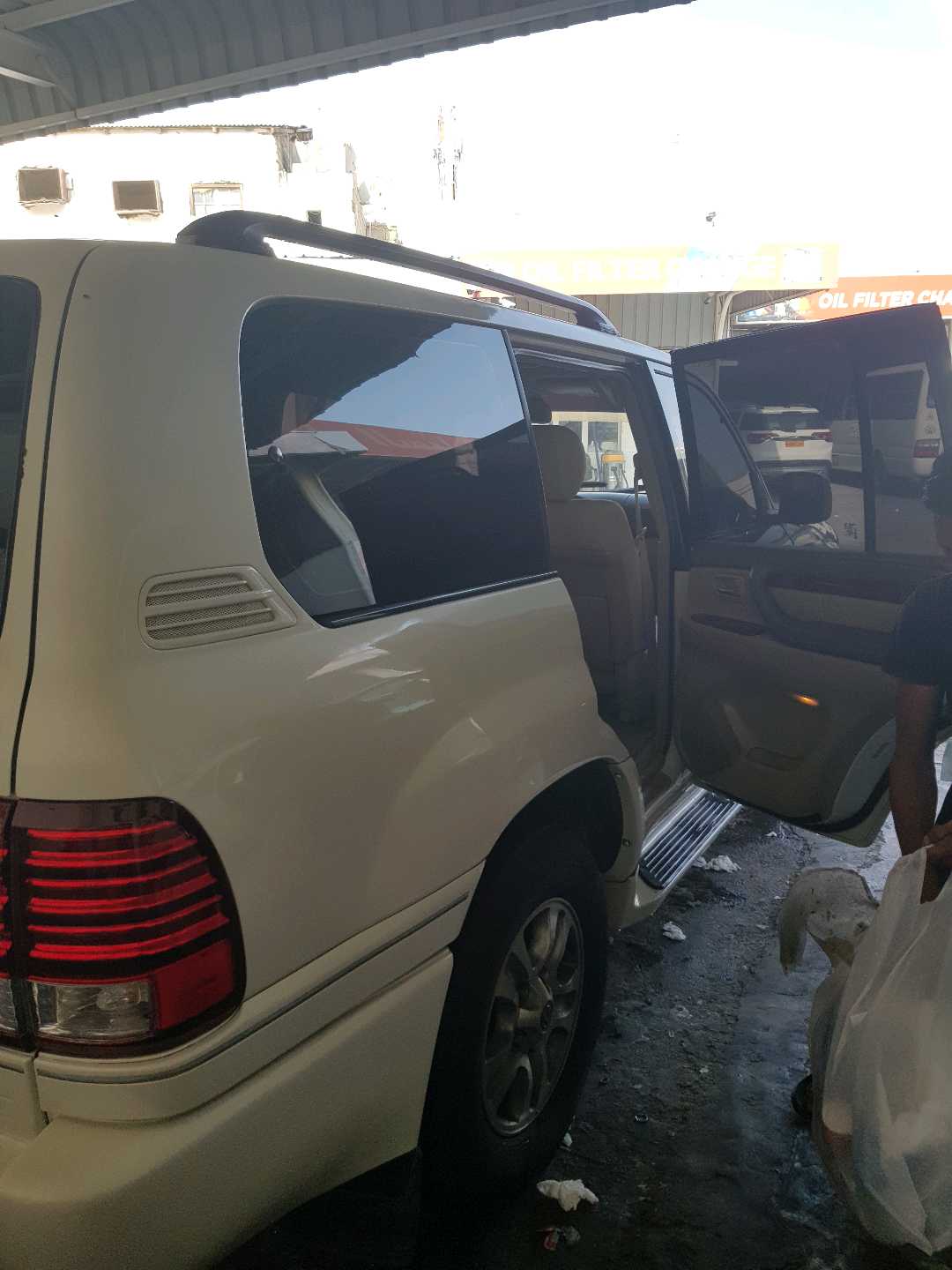 Car Image 1999 LEXUS LX 470