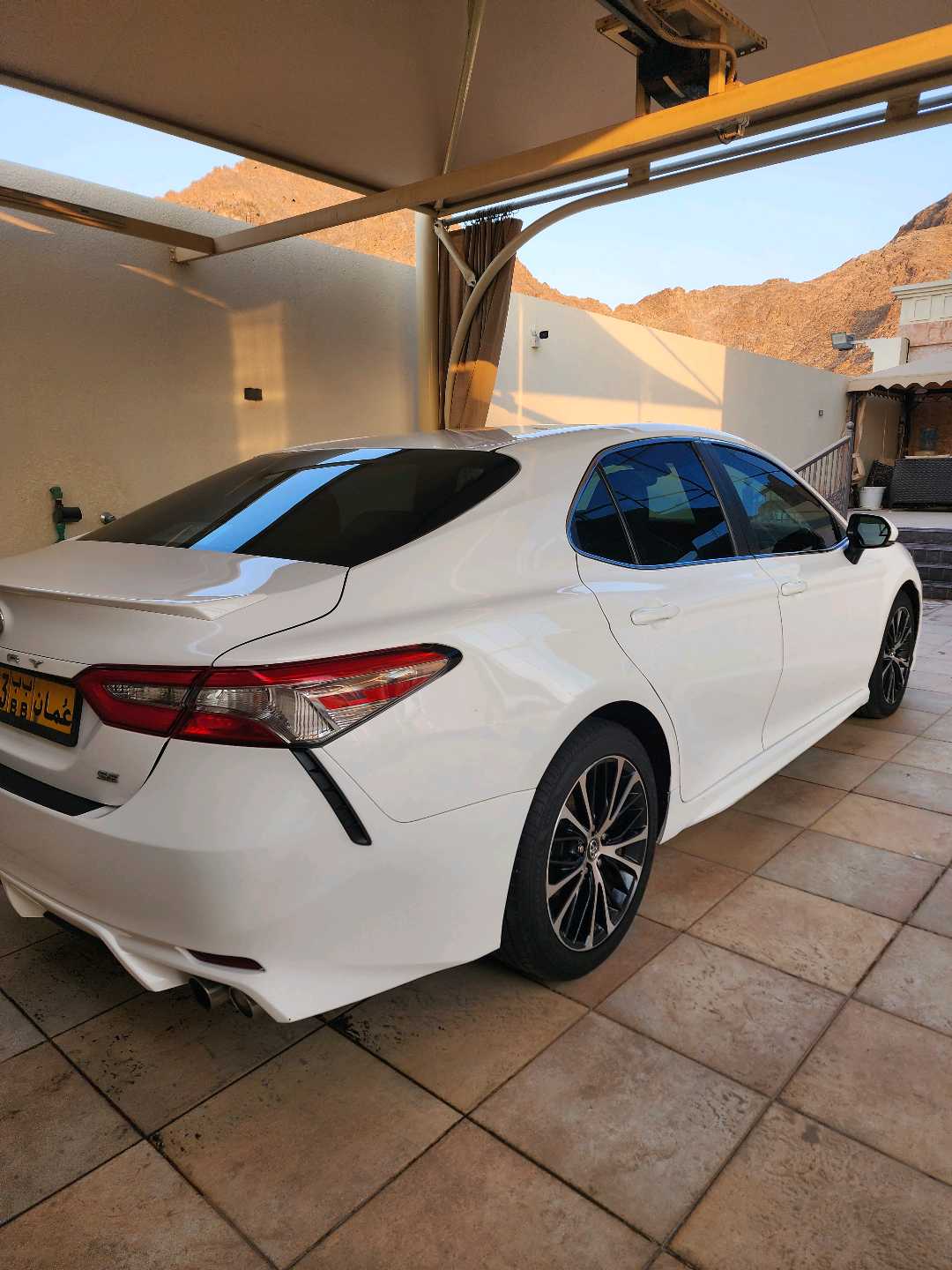 Car Image 2018 TOYOTA CAMRY SE