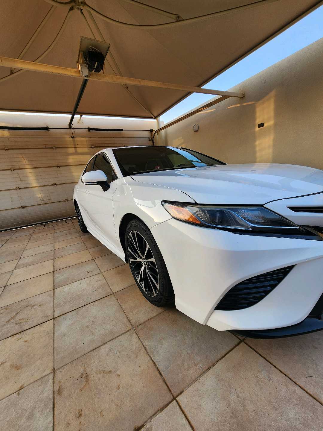 Car Image 2018 TOYOTA CAMRY SE