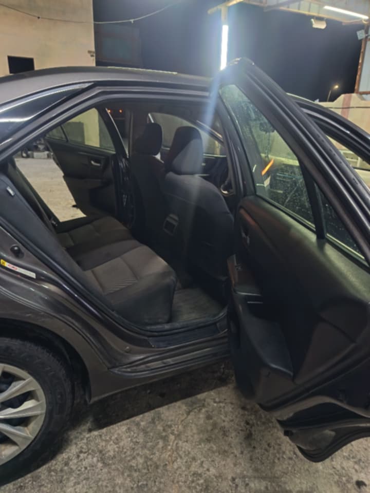 Car Image 2015 TOYOTA CAMRY LE