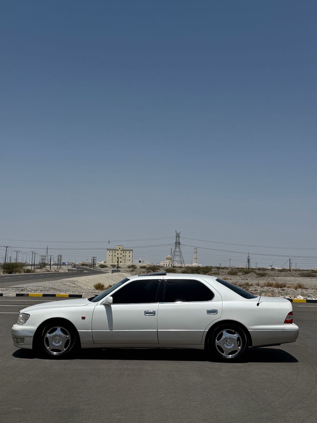 Car Image 1998 LEXUS LS 400