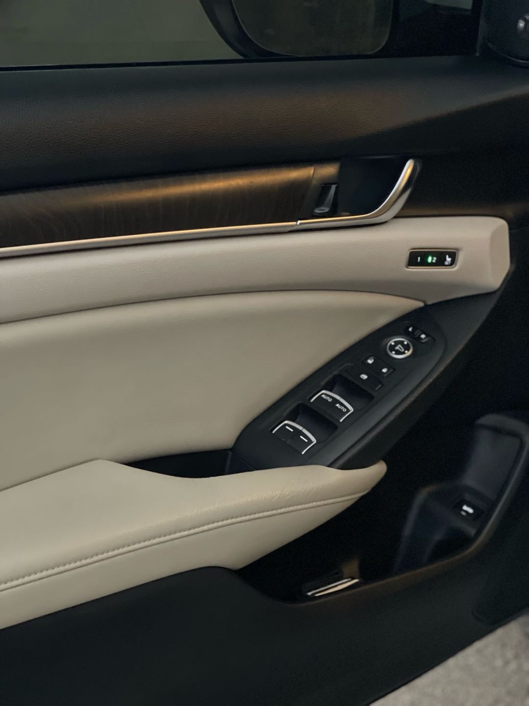Car Image 2018 HONDA ACCORD EXL