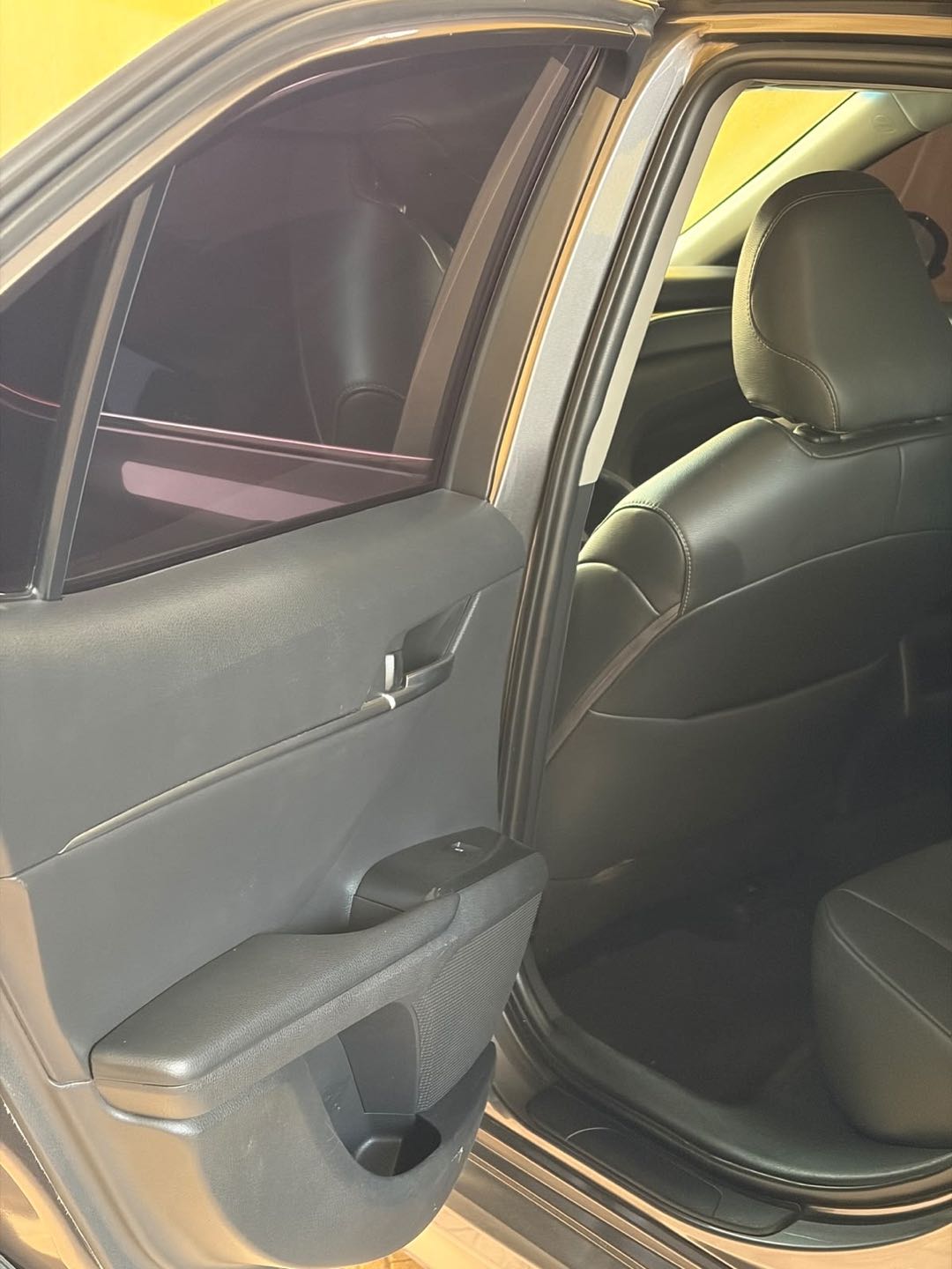 Car Image 2018 TOYOTA CAMRY SE