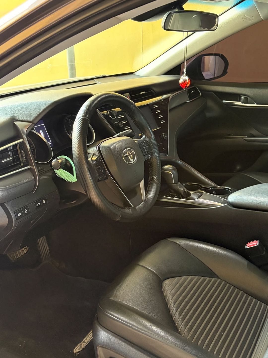Car Image 2018 TOYOTA CAMRY SE
