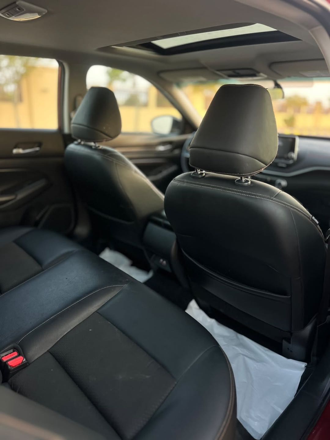 Car Image 2019 NISSAN ALTIMA SR