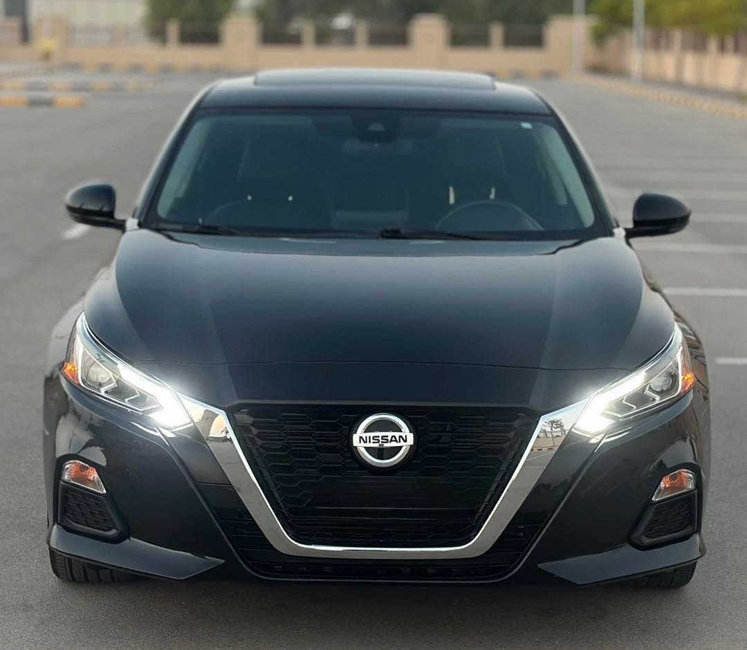 Car Image 2020 NISSAN ALTIMA SR