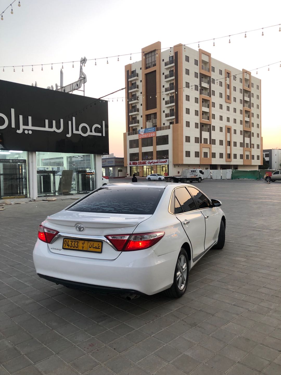 Car Image 2017 TOYOTA CAMRY LE