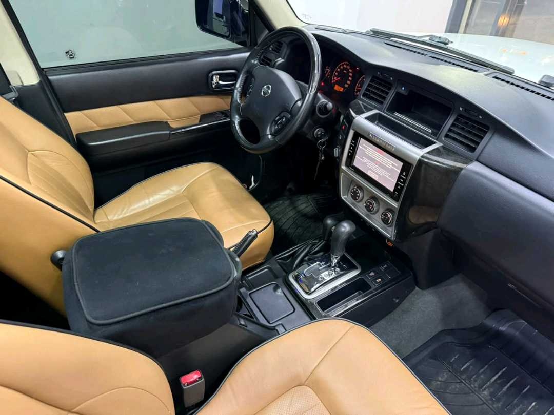 Car Image 2022 NISSAN SAFARI 