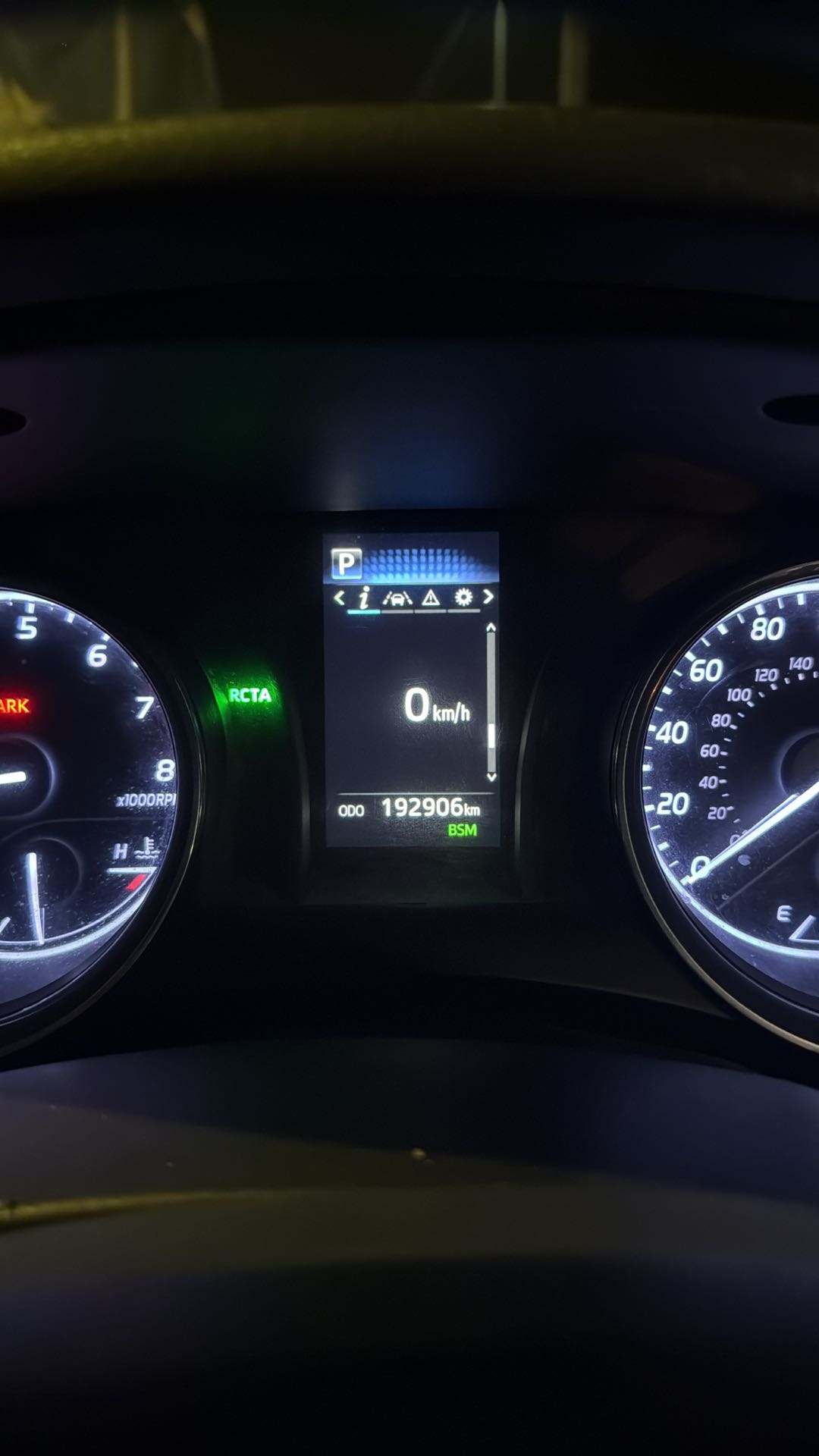 Car Image 2019 TOYOTA CAMRY LE
