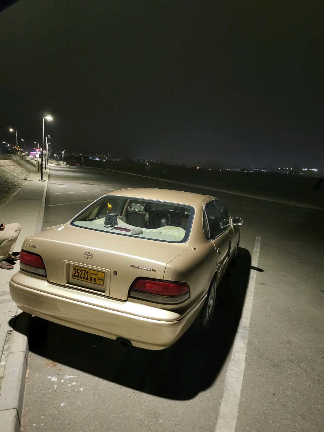 Car Image 1996 TOYOTA AVALON XL