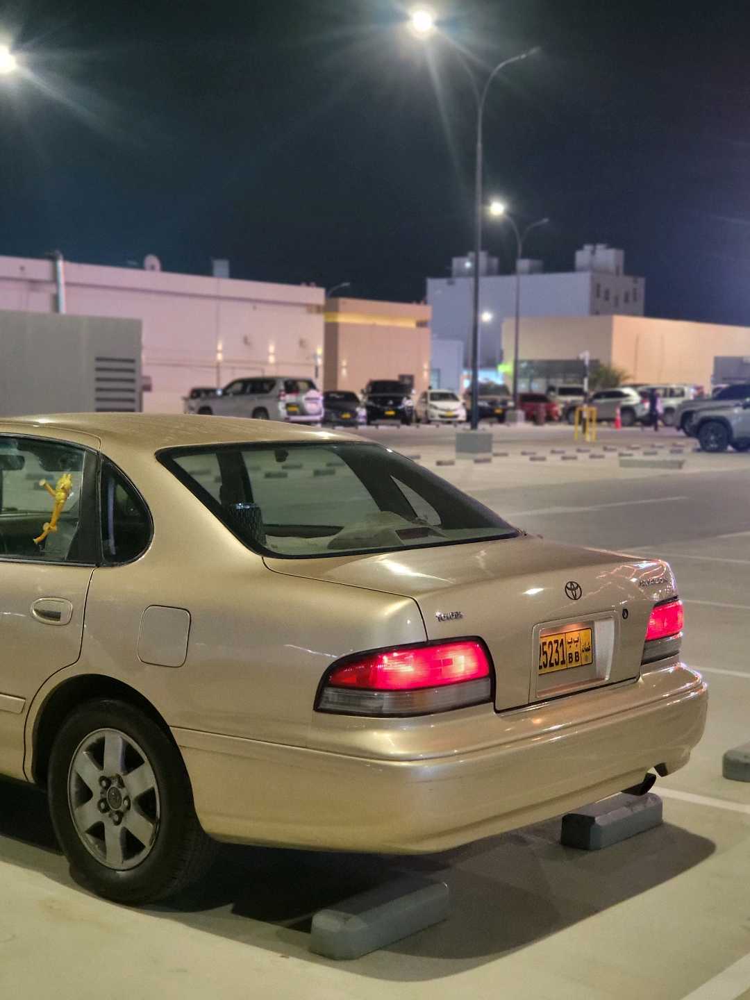 Car Image 1996 TOYOTA AVALON XL