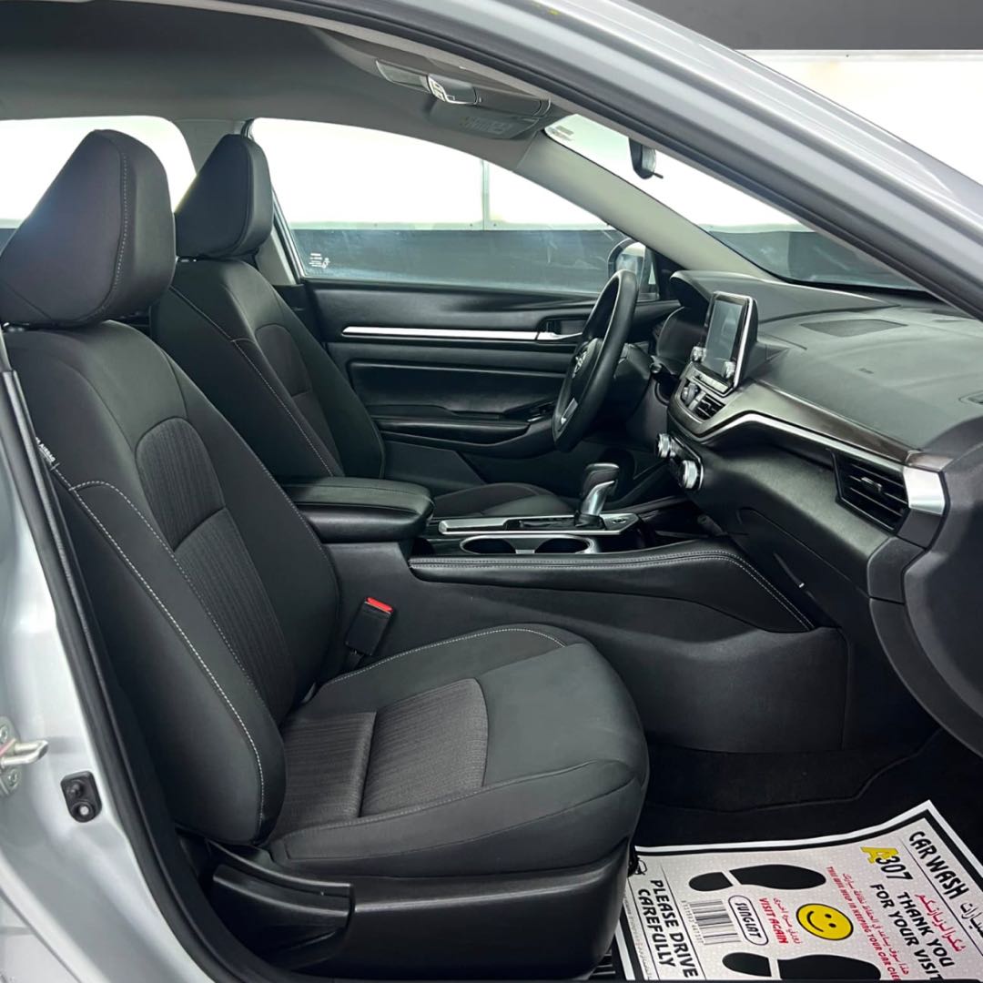 Car Image 2023 NISSAN ALTIMA SV