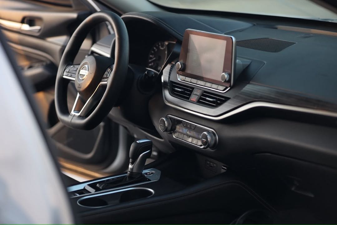Car Image 2019 NISSAN ALTIMA SL