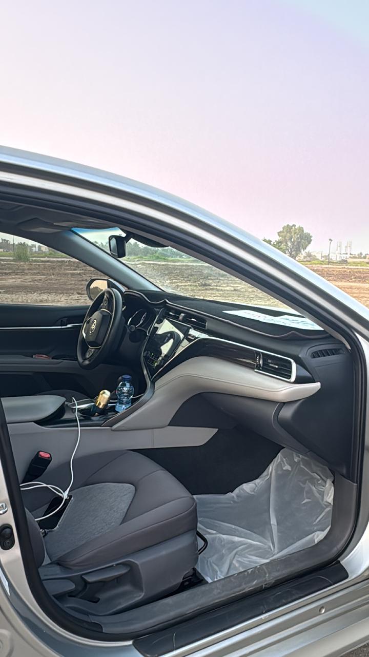 Car Image 2018 TOYOTA CAMRY LE