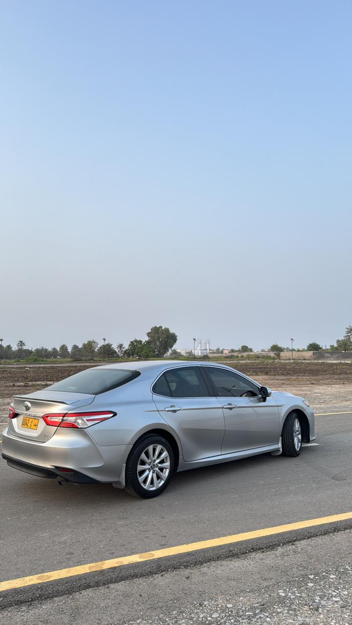 Car Image 2018 TOYOTA CAMRY LE
