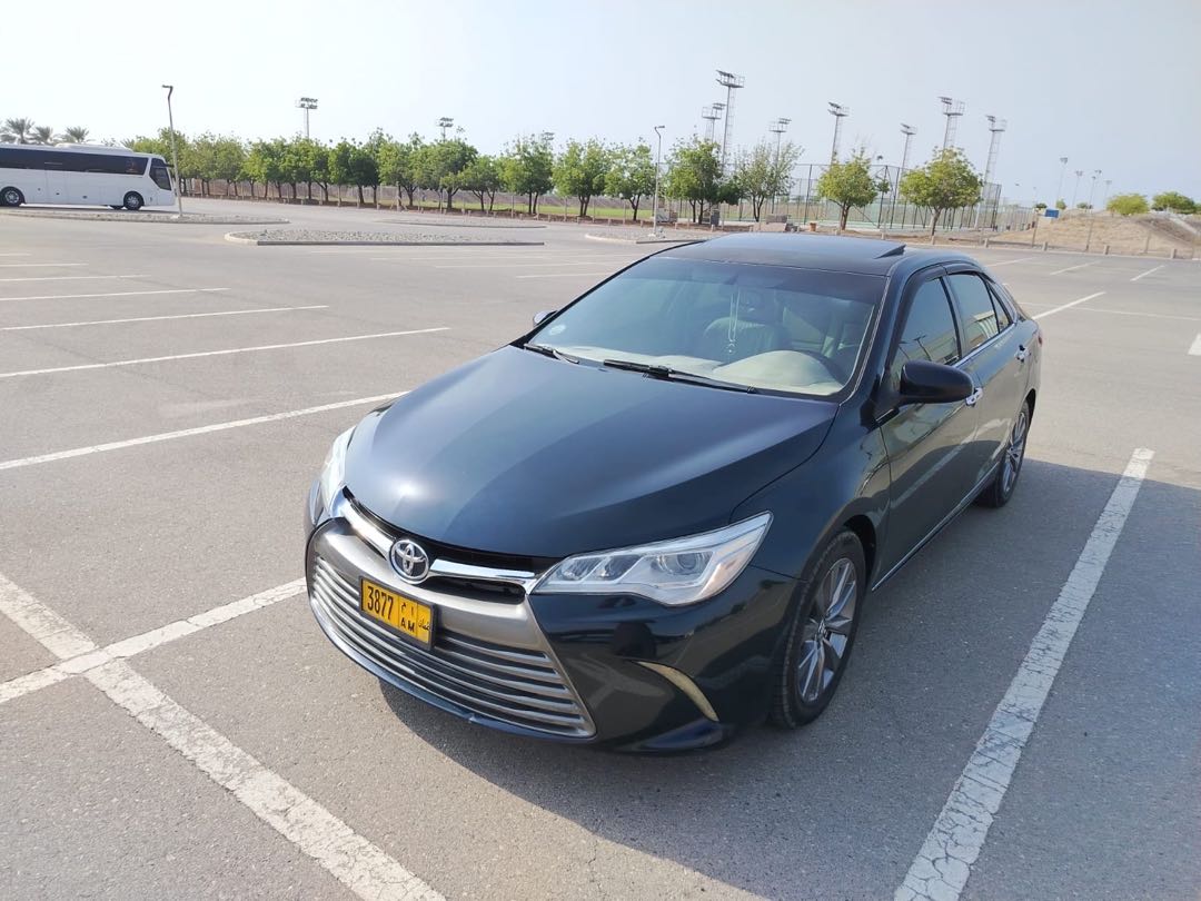 Car Image 2016 TOYOTA CAMRY SE