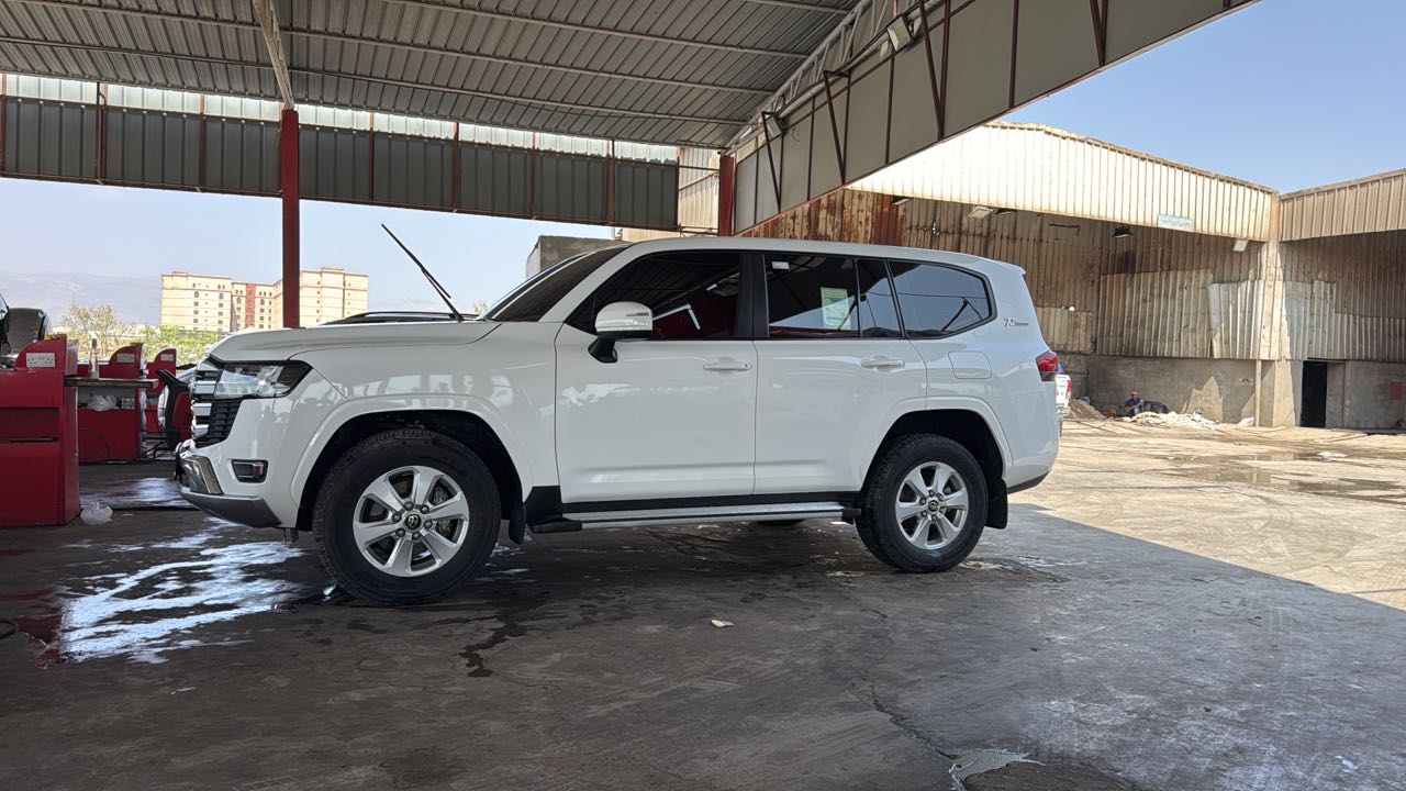 Car Image 2022 TOYOTA LAND CRUISER G.R